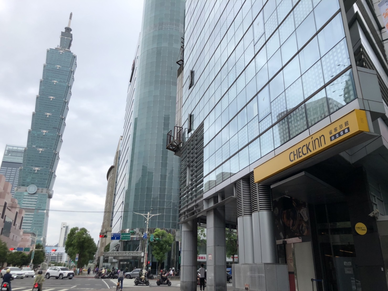 CHECK inn Taipei Xinyi Monthly Hotel mrhost Safe Travel