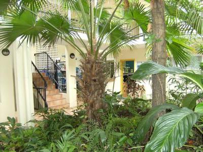 Villa Vaucluse Apartments