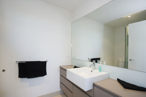 DELUXE APARTMENT #101