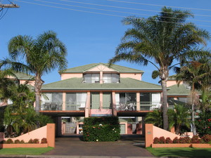 3 Bedroom Tuscany Self Contained