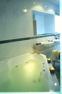 Queen Spa Suite