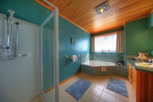 Mary Ellen - With Spa and Balcony