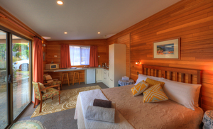 The Bungalow - With Kitchenette