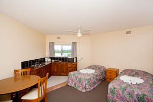 Triple King Single Suite