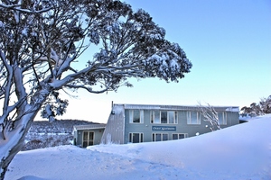 2 Bedroom Apartment Dinner & Breakfast