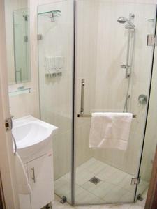 Boarding House Queen Room